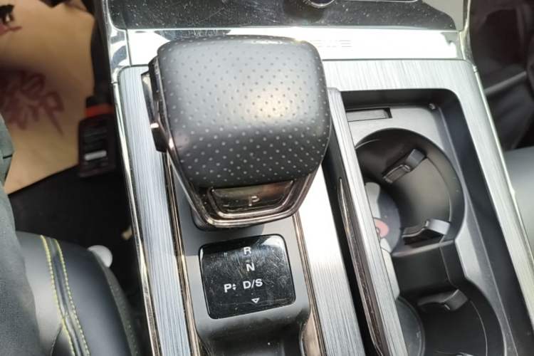 Used Roewe RX5 2021 PLUS 330TGI Automatic National Style Smart Enjoyment Edition Gear Lever