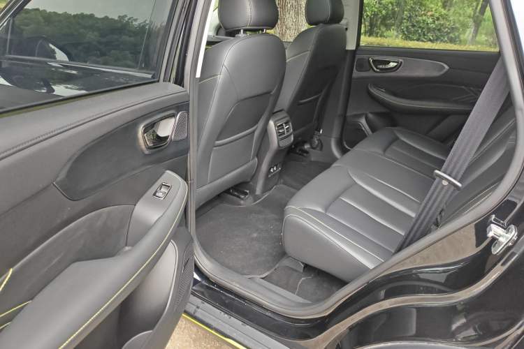 Used Roewe RX5 2021 PLUS 330TGI Automatic National Trend Intelligent Deluxe Edition Interior 2