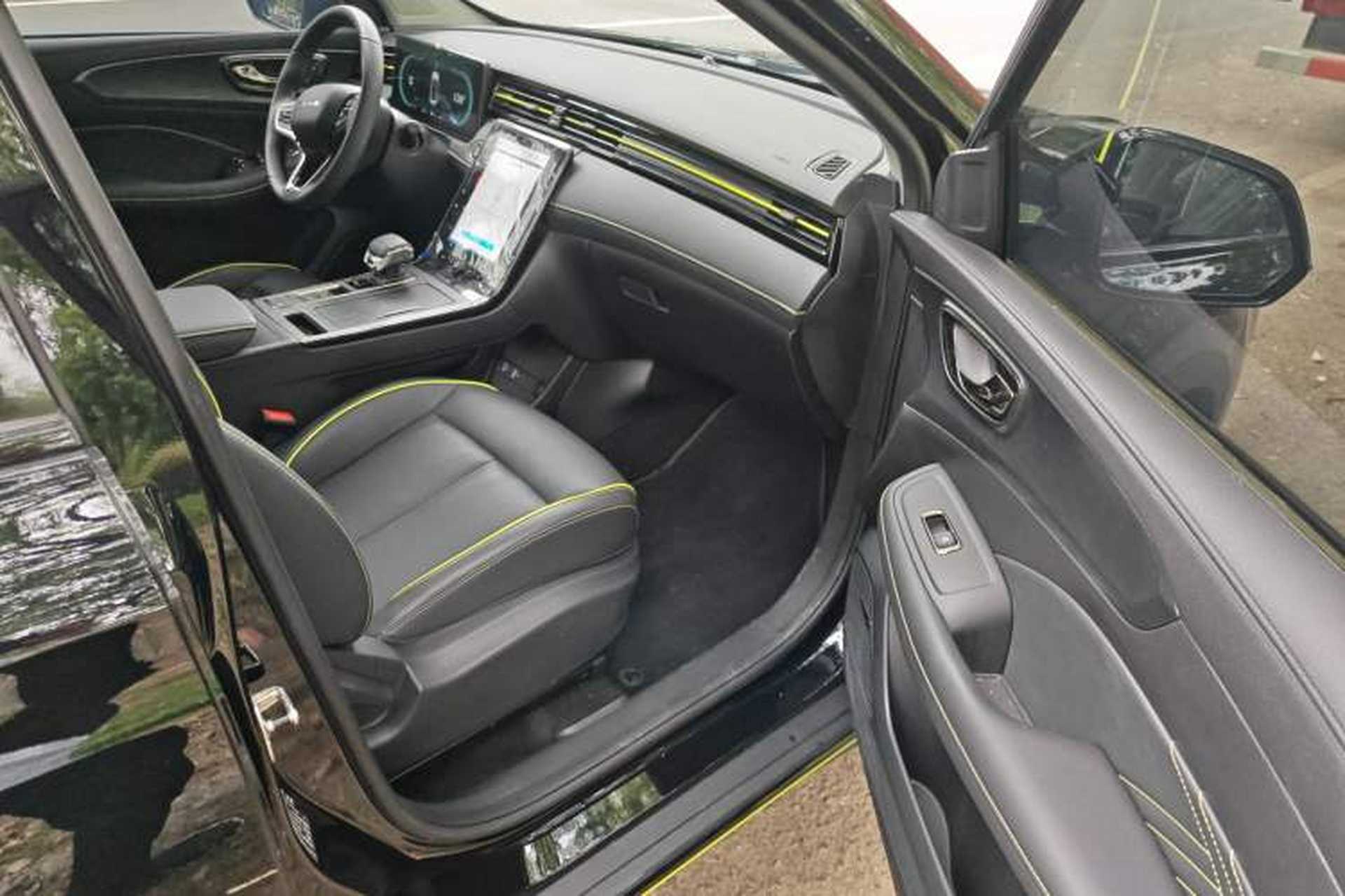Used Roewe RX5 2021 PLUS 330TGI Automatic National Trend Intelligent Deluxe Edition Interior 4