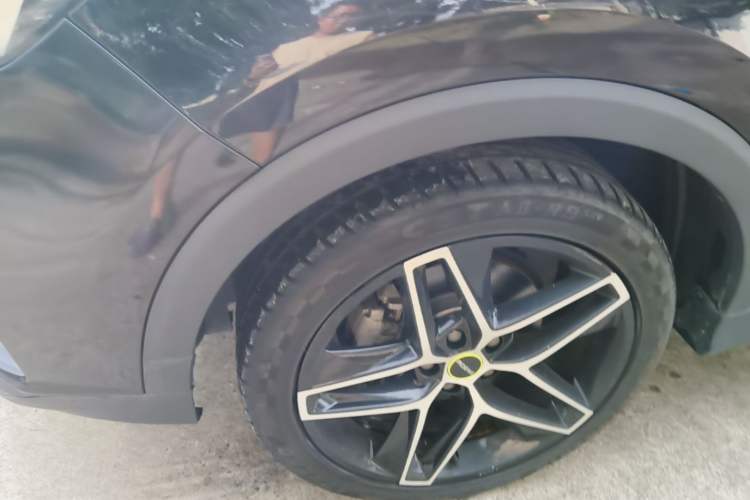 Used Roewe RX5 2021 PLUS 330TGI Automatic National Style Smart Enjoyment Edition Left Front Wheel Hub