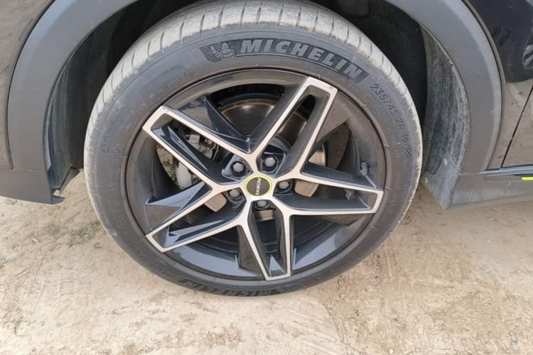 Used Roewe RX5 2021 PLUS 330TGI Automatic National Style Smart Enjoyment Edition Left Front Wheel Hub