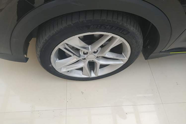 Used Roewe RX5 2021 PLUS 330TGI Automatic National Style Smart Enjoyment Edition Left Front Wheel Hub