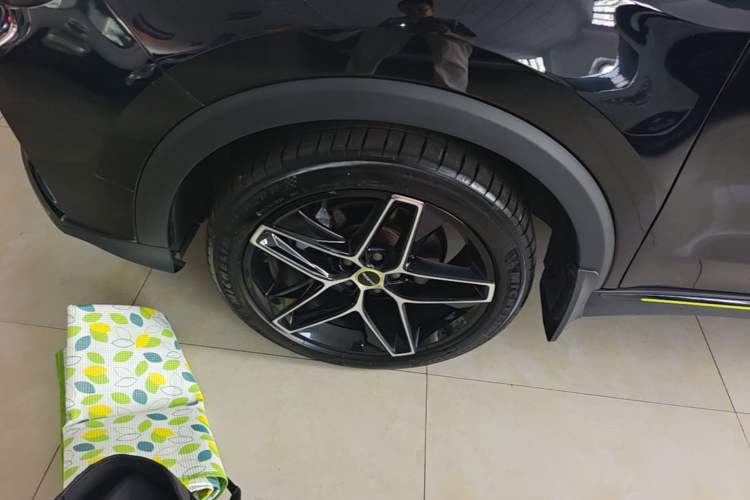 Used Roewe RX5 2021 PLUS 330TGI Automatic National Style Smart Enjoyment Edition Left Front Wheel Hub