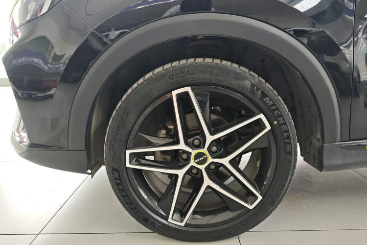 Used Roewe RX5 2021 PLUS 330TGI Automatic National Trend Intelligent Deluxe Edition Left Front Wheel Hub
