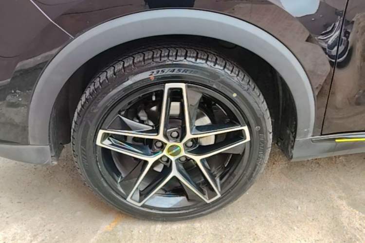 Used Roewe RX5 2021 PLUS 330TGI Automatic National Trend Intelligent Deluxe Edition Left Front Wheel Hub