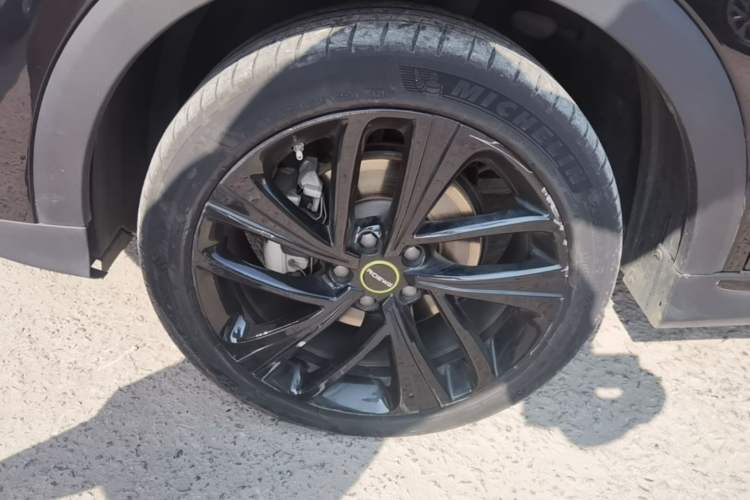 Used Roewe RX5 2021 PLUS 300TGI Automatic Ali National Trend Flagship Ronglin Edition Left Front Wheel Hub