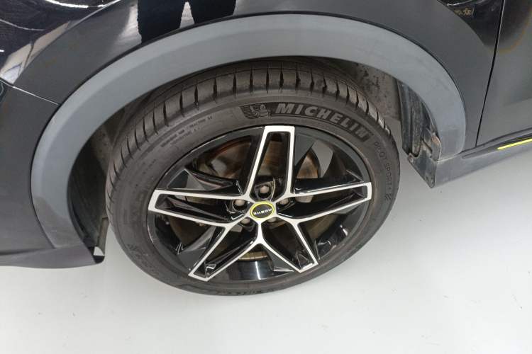 Used Roewe RX5 2021 PLUS 330TGI Automatic National Trend Intelligent Deluxe Edition Left Front Wheel Hub