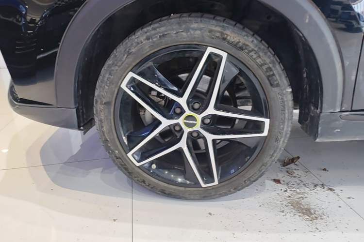 Used Roewe RX5 2021 PLUS 330TGI Automatic National Trend Intelligent Deluxe Edition Left Front Wheel Hub