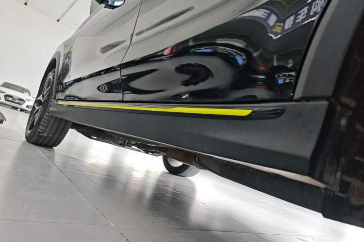 Used Roewe RX5 2021 PLUS 330TGI Automatic National Trend Intelligent Deluxe Edition Left Side Sill