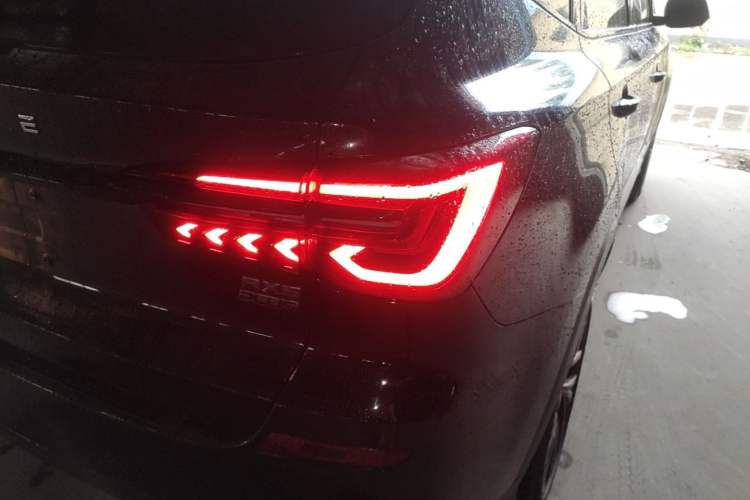 Used Roewe RX5 2021 PLUS 300TGI Automatic Ali National Trend Flagship Ronglin Edition Right Rear Taillight