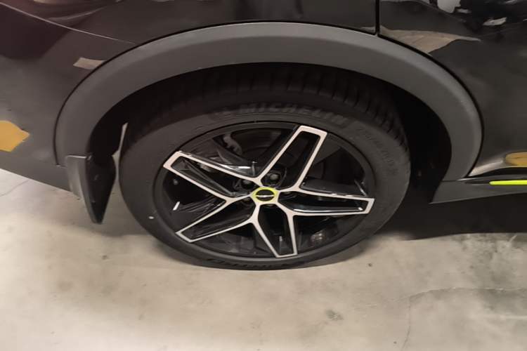 Used Roewe RX5 2021 PLUS 330TGI Automatic National Style Smart Enjoyment Edition Right Rear Wheel Hub