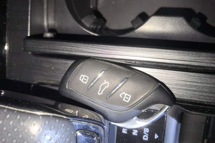 Used Roewe RX5 2021 PLUS 330TGI Automatic National Trend Intelligent Deluxe Edition Vehicle Key