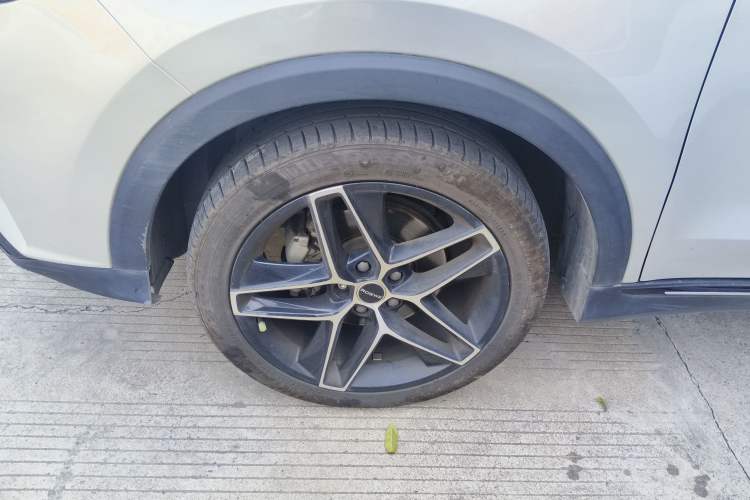 Used Roewe RX5 2021 PLUS 330TGI Automatic National Trend Intelligent Deluxe Edition Left Front Wheel Hub