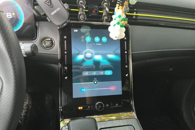 Used Roewe RX5 2021 PLUS 330TGI Automatic National Style Smart Enjoyment Edition Audio And AC Panel