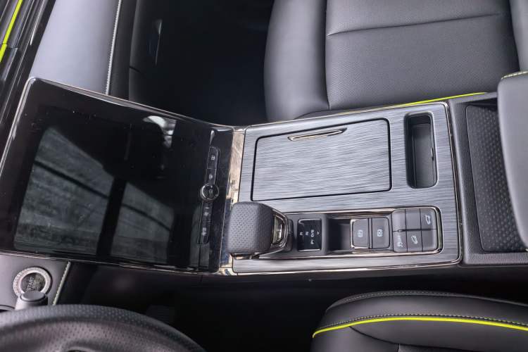 Used Roewe RX5 2021 PLUS 330TGI Automatic National Trend Intelligent Deluxe Edition Audio And AC Panel