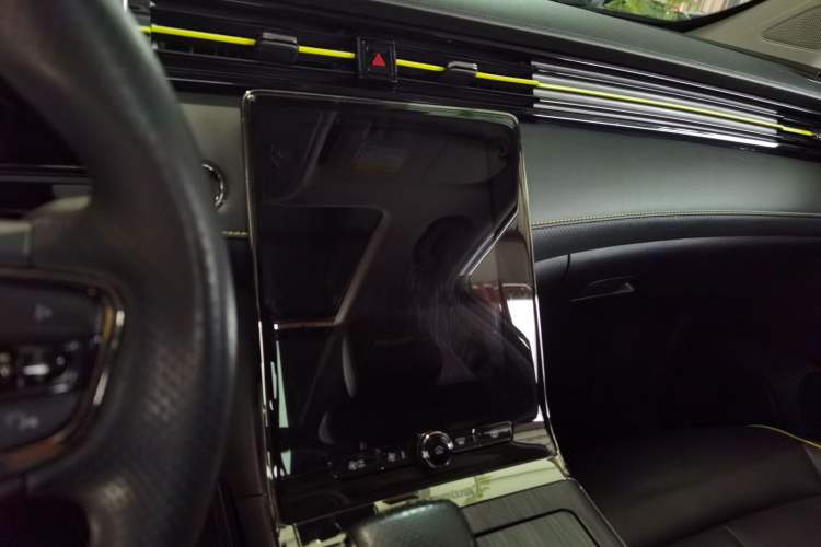 Used Roewe RX5 2021 PLUS 330TGI Automatic National Style Smart Luxury Edition Audio And AC Panel