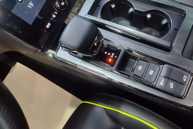 Used Roewe RX5 2021 PLUS 330TGI Automatic National Trend Intelligent Deluxe Edition Gear Lever