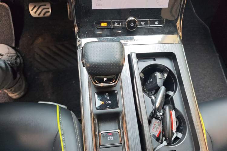 Used Roewe RX5 2021 PLUS 330TGI Automatic National Style Smart Luxury Edition Gear Lever