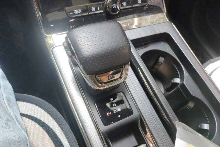 Used Roewe RX5 2021 PLUS 330TGI Automatic National Style Smart Enjoyment Edition Gear Lever