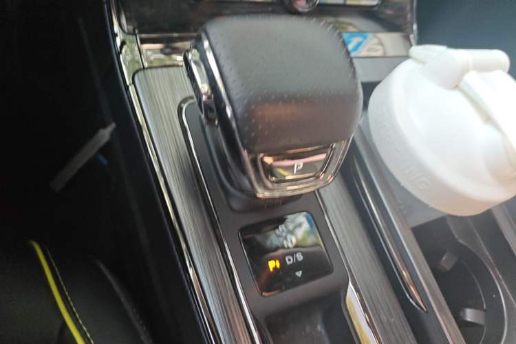 Used Roewe RX5 2021 PLUS 330TGI Automatic National Trend Intelligent Deluxe Edition Gear Lever
