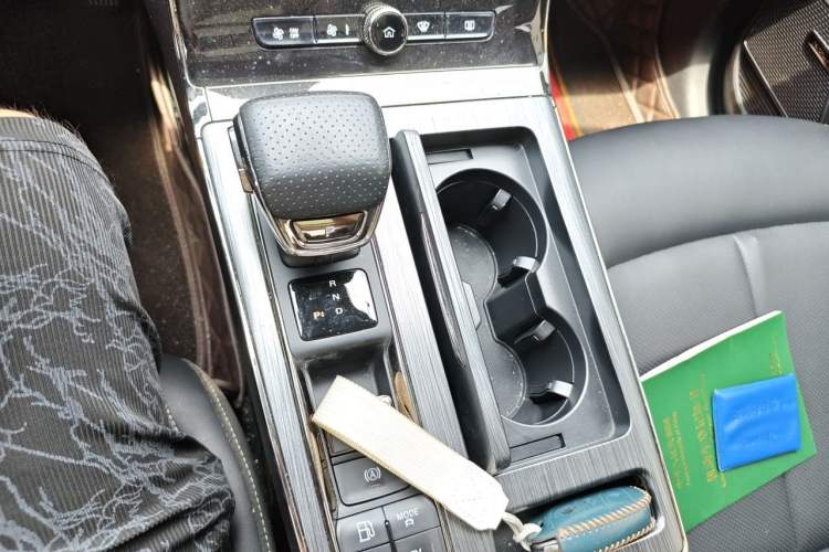 Used Roewe RX5 2021 PLUS 300TGI Automatic Ali National Trend Luxury Ronglin Edition Gear Lever