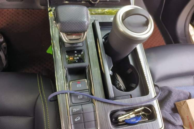 Used Roewe RX5 2021 PLUS 330TGI Automatic National Style Smart Enjoyment Edition Gear Lever