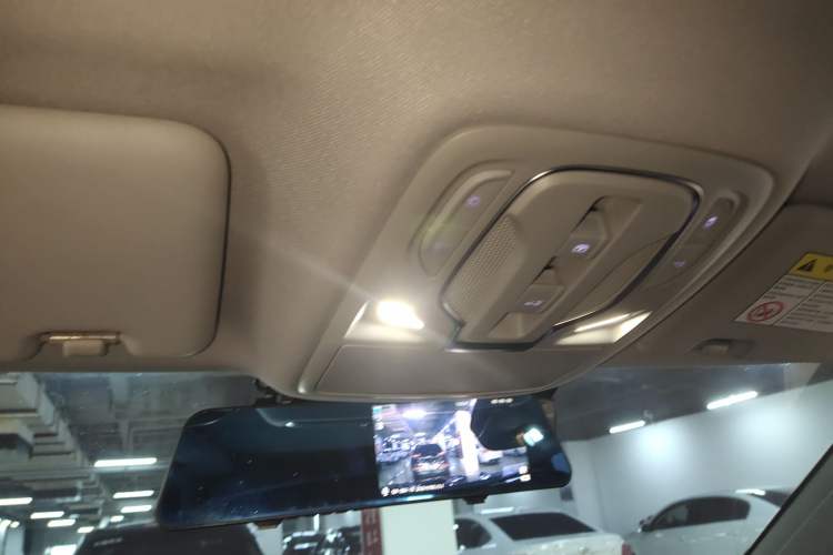 Used Roewe RX5 2021 PLUS 330TGI Automatic National Trend Intelligent Deluxe Edition Headliner