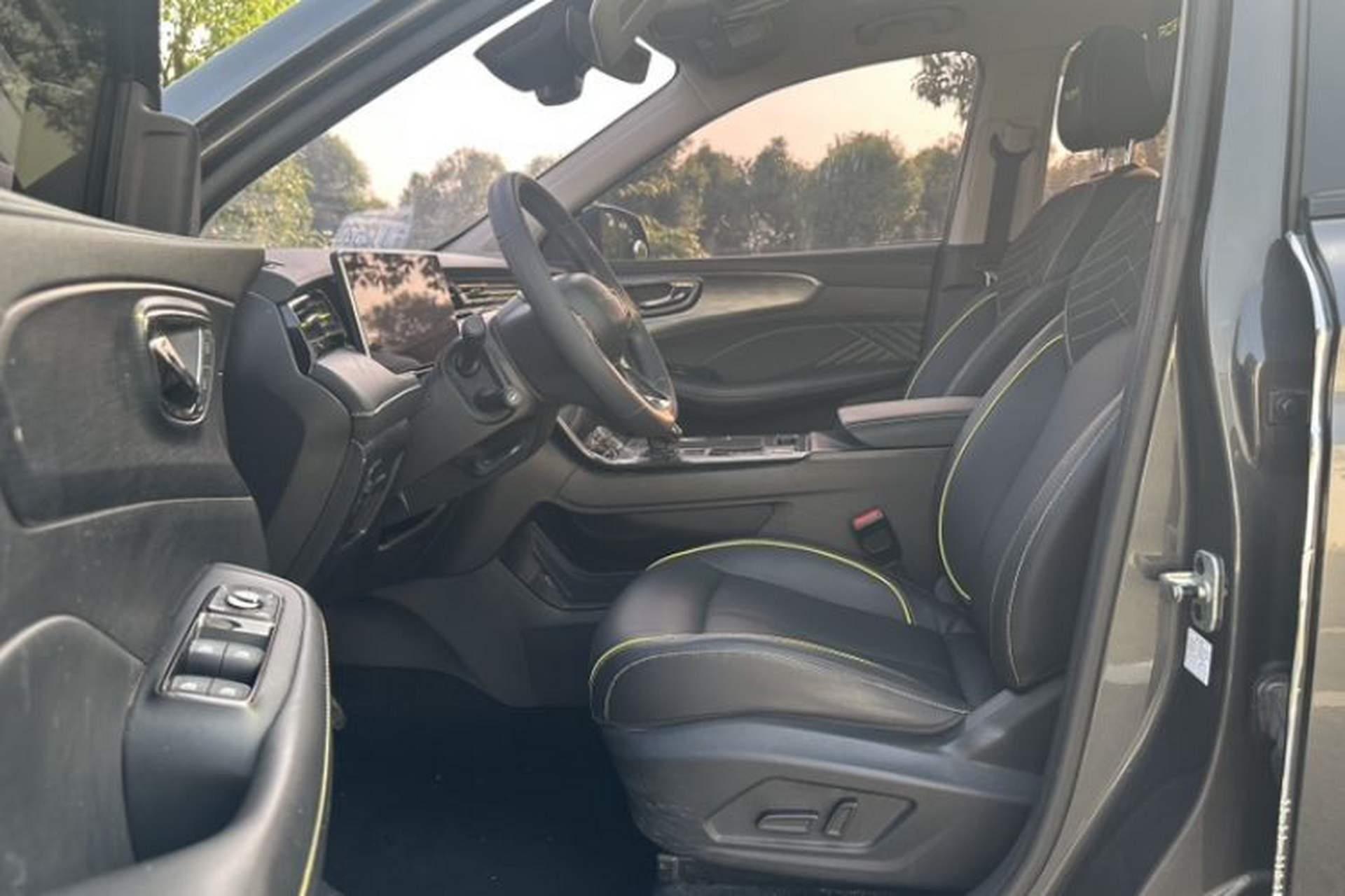 Used Roewe RX5 2021 PLUS 330TGI Automatic National Trend Intelligent Deluxe Edition Interior 2