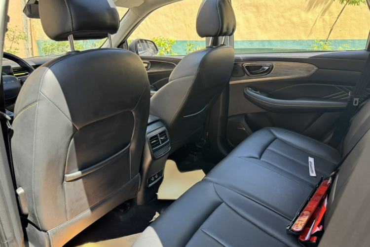 Used Roewe RX5 2021 PLUS 330TGI Automatic National Trend Intelligent Deluxe Edition Interior 2