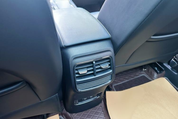 Used Roewe RX5 2021 PLUS 330TGI Automatic National Style Smart Luxury Edition Interior 2