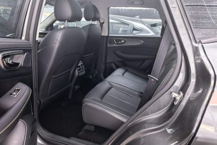 Used Roewe RX5 2021 PLUS 330TGI Automatic National Trend Intelligent Deluxe Edition Interior 2