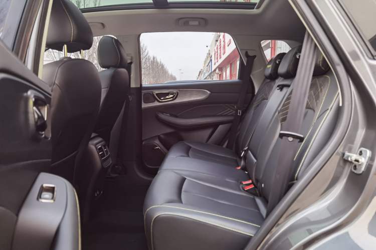 Used Roewe RX5 2021 PLUS 330TGI Automatic National Style Smart Luxury Edition Interior 2