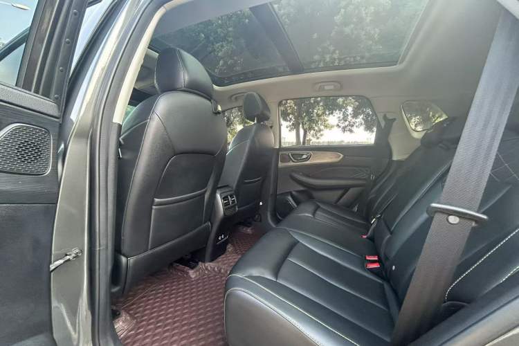 Used Roewe RX5 2021 PLUS 330TGI Automatic National Trend Intelligent Deluxe Edition Interior 3