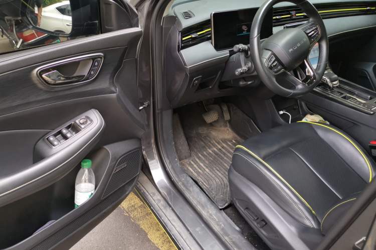 Used Roewe RX5 2021 PLUS 330TGI Automatic National Trend Intelligent Deluxe Edition Interior 3