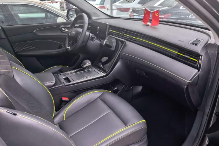 Used Roewe RX5 2021 PLUS 330TGI Automatic National Trend Intelligent Deluxe Edition Interior 4