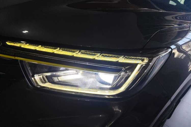 Used Roewe RX5 2021 PLUS 330TGI Automatic National Trend Intelligent Deluxe Edition Left Front Headlight