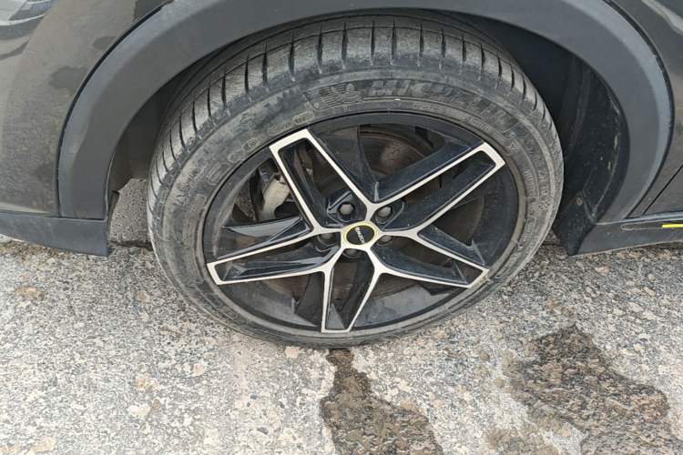 Used Roewe RX5 2021 PLUS 330TGI Automatic National Style Smart Luxury Edition Left Front Wheel Hub