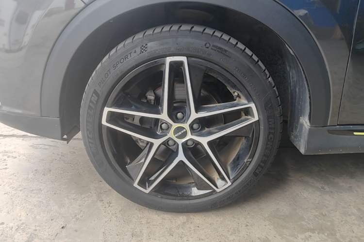 Used Roewe RX5 2021 PLUS 330TGI Automatic National Trend Intelligent Deluxe Edition Left Front Wheel Hub