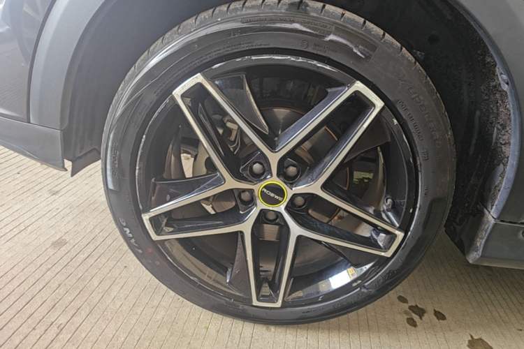 Used Roewe RX5 2021 PLUS 330TGI Automatic National Trend Intelligent Deluxe Edition Left Front Wheel Hub