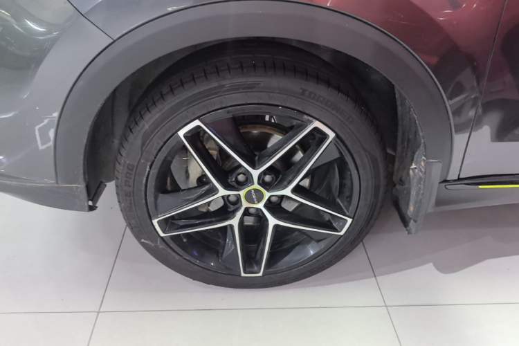 Used Roewe RX5 2021 PLUS 330TGI Automatic National Trend Intelligent Deluxe Edition Left Front Wheel Hub