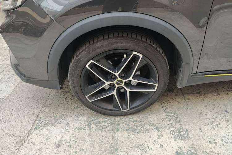 Used Roewe RX5 2021 PLUS 330TGI Automatic National Style Smart Enjoyment Edition Left Front Wheel Hub