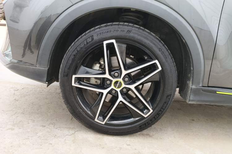Used Roewe RX5 2021 PLUS 330TGI Automatic National Trend Intelligent Deluxe Edition Left Front Wheel Hub