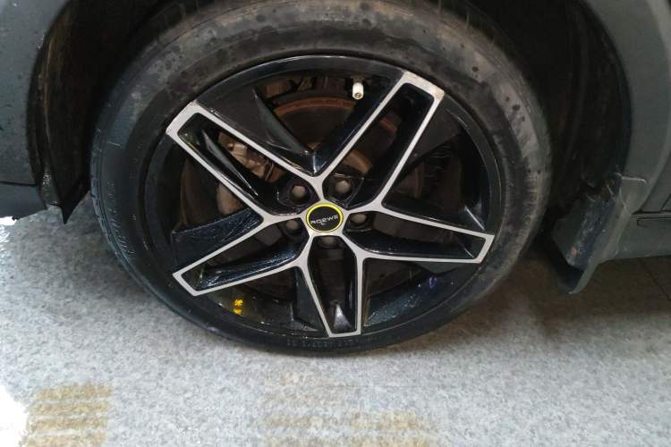 Used Roewe RX5 2021 PLUS 330TGI Automatic National Style Smart Enjoyment Edition Left Front Wheel Hub