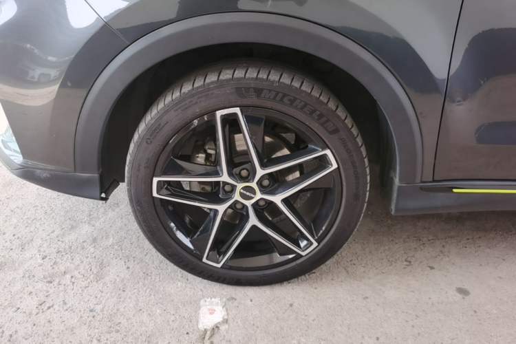 Used Roewe RX5 2021 PLUS 330TGI Automatic National Trend Intelligent Deluxe Edition Left Front Wheel Hub