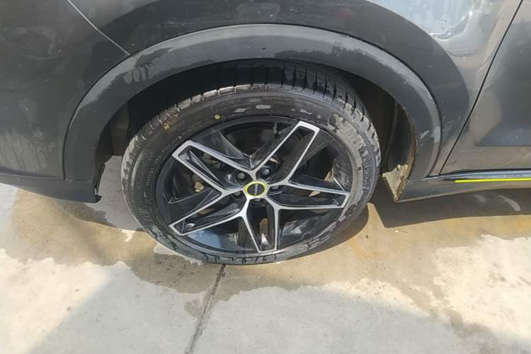 Used Roewe RX5 2021 PLUS 330TGI Automatic National Style Smart Enjoyment Edition Left Front Wheel Hub