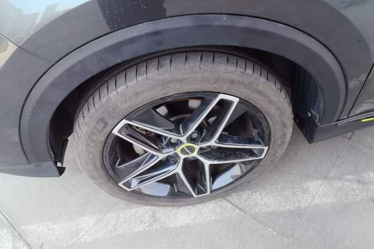 Used Roewe RX5 2021 PLUS 330TGI Automatic National Trend Intelligent Deluxe Edition Left Front Wheel Hub