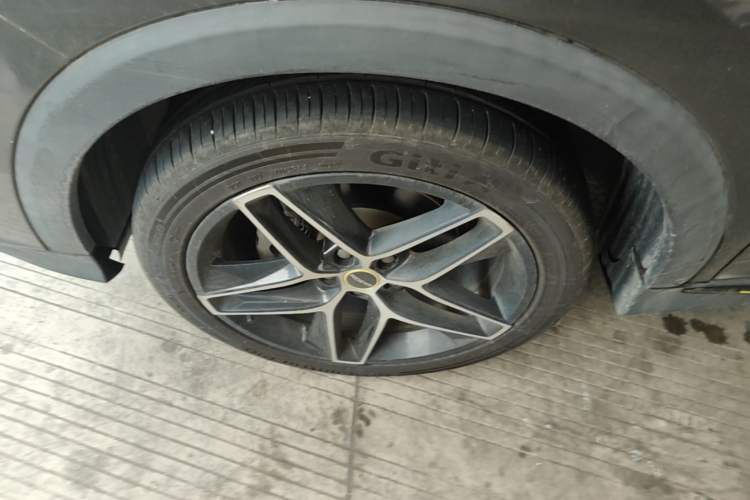 Used Roewe RX5 2021 PLUS 330TGI Automatic National Style Smart Enjoyment Edition Left Front Wheel Hub