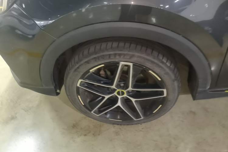 Used Roewe RX5 2021 PLUS 330TGI Automatic National Trend Intelligent Deluxe Edition Left Front Wheel Hub