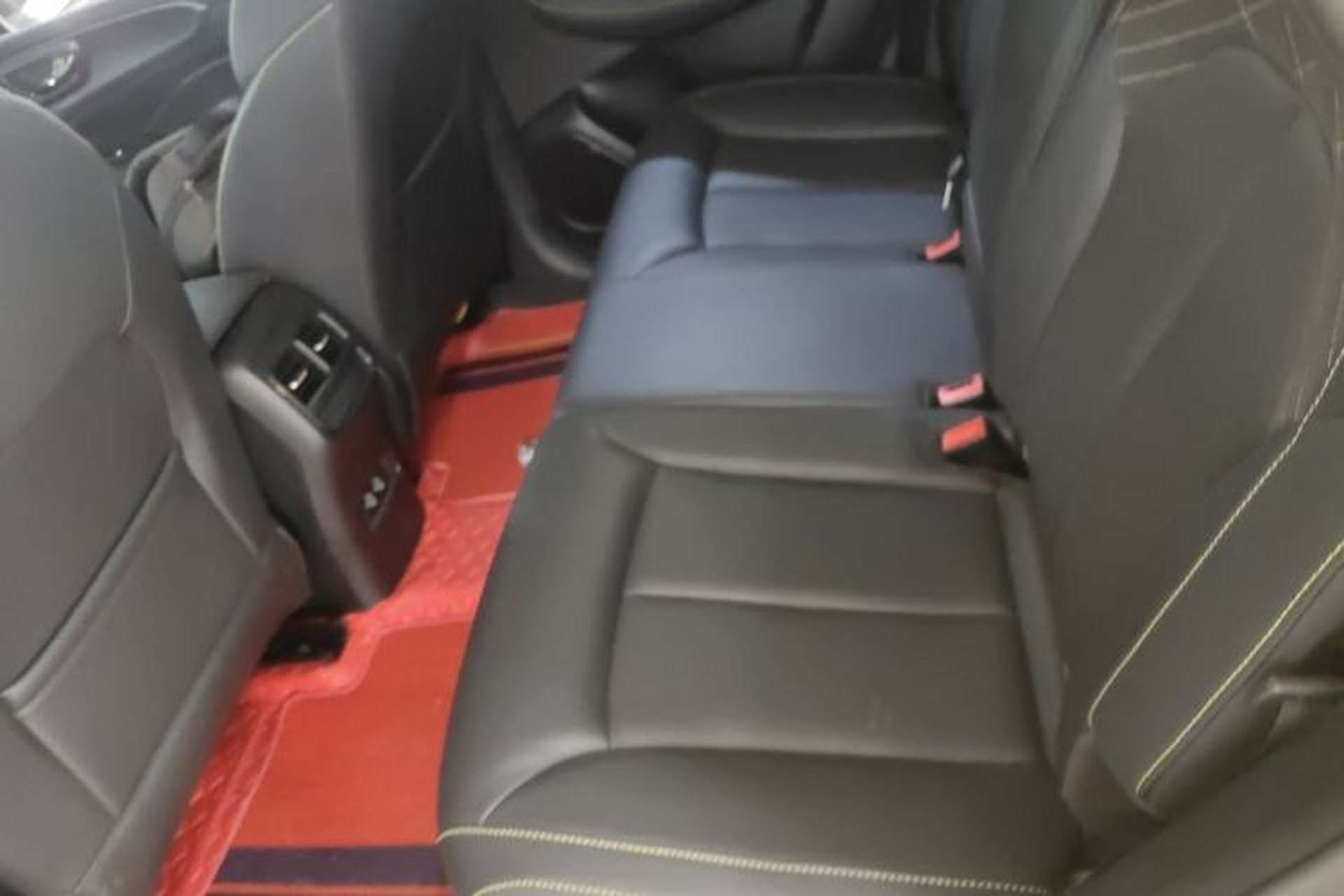 Used Roewe RX5 2021 PLUS 330TGI Automatic National Trend Intelligent Deluxe Edition Left Rear Seat