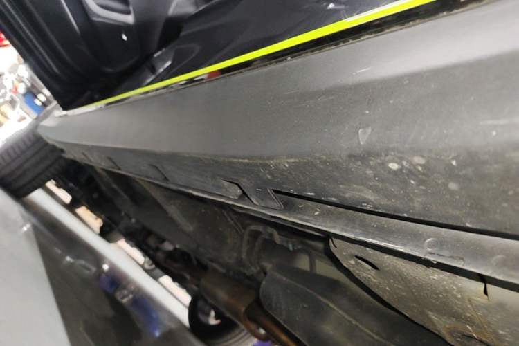 Used Roewe RX5 2021 PLUS 330TGI Automatic National Trend Intelligent Deluxe Edition Left Side Sill